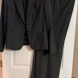 Classic Ladies Drew Fit Women’s Suit